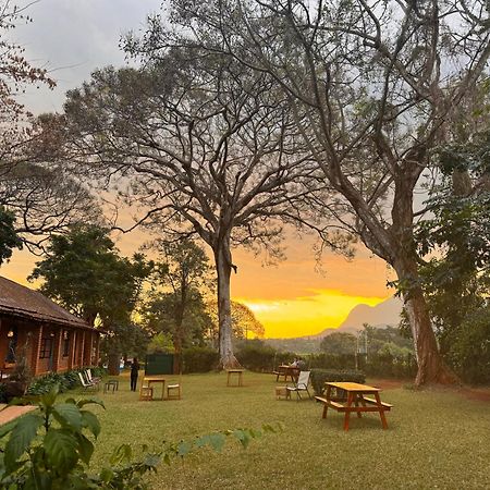 Africawildtruck Eco Camp & Lodge Mulanje Exterior foto